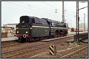 02 0201 rangiert in Dresden Hbf