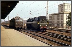 02 0201 rangiert in Dresden Hbf