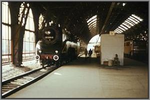 02 0201 rangiert in Dresden Hbf
