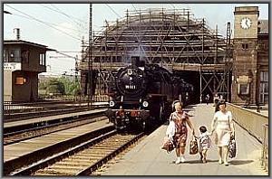 Lokzug nach Decin in Dresden Hbf