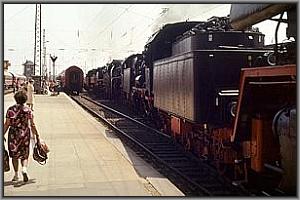 Lokzug nach Decin in Dresden Hbf