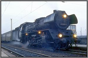 41 1055 mit P 6454 in Magdeburg Hbf