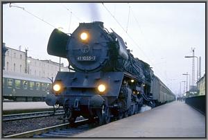 41 1055 mit P 6454 in Magdeburg Hbf