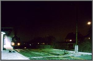 41 1055 mit Mond in Jena Saalbahnhof