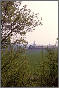 02 0201 mit D 1403 Vor Neustadt (Orla)
