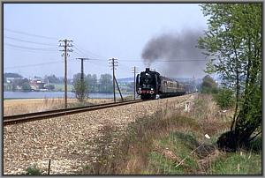 03 001 mit E 803 zwischen Niederp�llnitz und Triptis