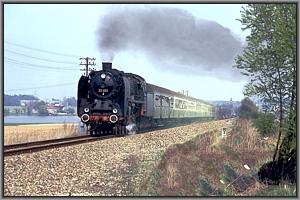 03 001 mit E 803 zwischen Niederp�llnitz und Triptis