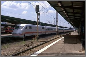 401 020 als ICE 597 nach M�nchen in Berlin-Lichtenberg