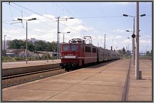142 255 erreicht mit N 5158 aus Lutherstadt Wittenberg den Bf Flughafen Berlin Sch�nefeld