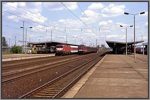 EC 177 nach Prag und ein Post- oder Expre�gutzug in Flughafen Berlin-Sch�nefeld