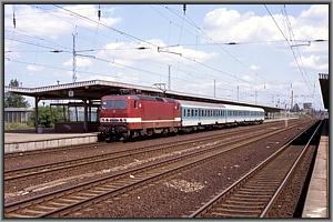 143 956 mit N 4485 nach Elsterwerda in Flughafen Berlin-Sch�nefeld