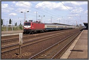 112 038 mit IC 707 nach M�nchen in Flughafen Berlin-Sch�nefeld