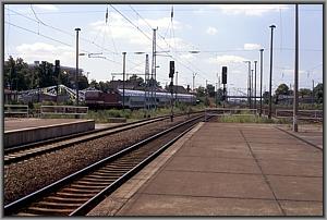 143 852 startet mit N 4445 nach W�nsdorf in Flughafen Berlin Sch�nefeld
