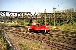 294 634 f�hrt in Wiesbaden Ost ein