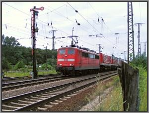Zum Vergrößern auf das Bild klicken! Dort können Sie auch blättern und die Bildunterschriften lesen! 151 023 in Gremberg Nord