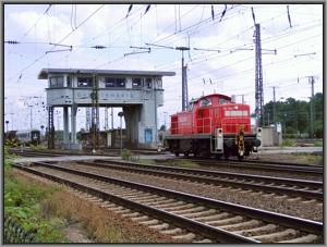 Zum Vergrößern auf das Bild klicken! Dort können Sie auch blättern und die Bildunterschriften lesen! 296 060 in Gremberg Nord