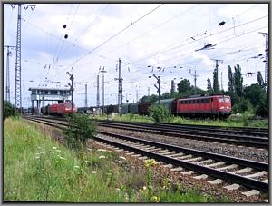 Zum Vergrößern auf das Bild klicken! Dort können Sie auch blättern und die Bildunterschriften lesen! 145 076 und 140 374 in Gremberg Nord