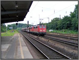 Zum Vergrößern auf das Bild klicken! Dort können Sie auch blättern und die Bildunterschriften lesen! 140 854 vor 140 866 in Köln West