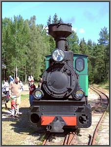 Zum Vergrößern auf das Bild klicken! Dort können Sie auch blättern und die Bildunterschriften lesen! Lok Nr.4 mit Zug Nr 1 in Bor Norra