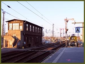 Zum Vergrößern auf das Bild klicken! Dort können Sie auch blättern und die Bildunterschriften lesen! Signal M in Dresden-Neustadt