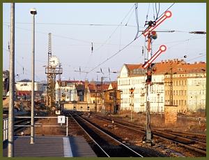 Zum Vergrößern auf das Bild klicken! Dort können Sie auch blättern und die Bildunterschriften lesen! Signal L in Dresden-Neustadt