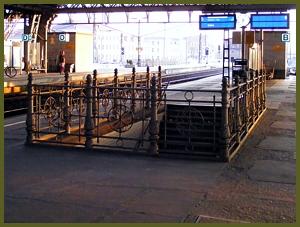 Zum Vergrößern auf das Bild klicken! Dort können Sie auch blättern und die Bildunterschriften lesen! Bahnhof Dresden-Neustadt