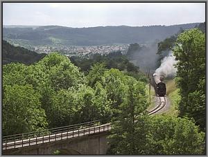 Zum Vergrößern auf das Bild klicken! Dort können Sie auch blättern und die Bildunterschriften lesen!