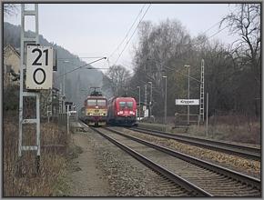 371 005 und 182 022 in Krippen