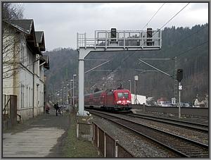 182 021 mit S-D 37740 in Schöna