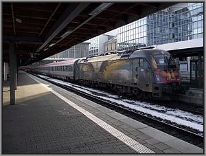 �BB-1216 019 mit EC 85 in M�nchen Hbf