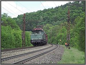 Zum Vergrößern auf das Bild klicken! Dort können Sie auch blättern und die Bildunterschriften lesen! 194 158 mit GB 62361 zwischen Heigenbrücken West und Laufach