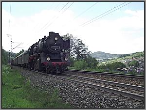 Zum Vergrößern auf das Bild klicken! Dort können Sie auch blättern und die Bildunterschriften lesen! 50 3552 mit DPE 25575 zwischen Laufach und Heigenbrücken West