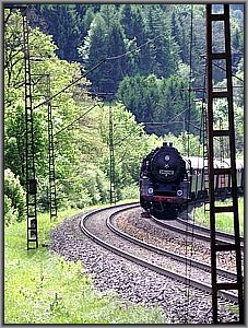 Zum Vergrößern auf das Bild klicken! Dort können Sie auch blättern und die Bildunterschriften lesen! 50 3552 mit DPE 25576 zwischen Heigenbrücken West und Laufach