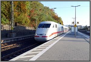 Zum Vergrößern auf das Bild klicken! Dort können Sie auch blättern und die Bildunterschriften lesen! 401 057 in Schlüchtern